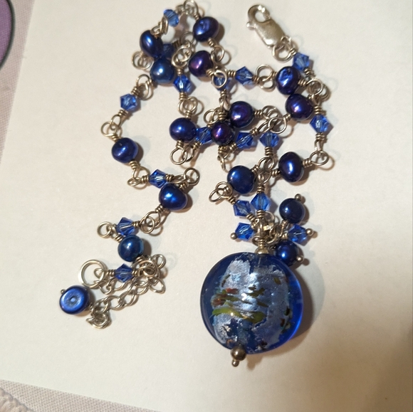 Glass pendant with blue dyed pearls - Picture 4 of 4
